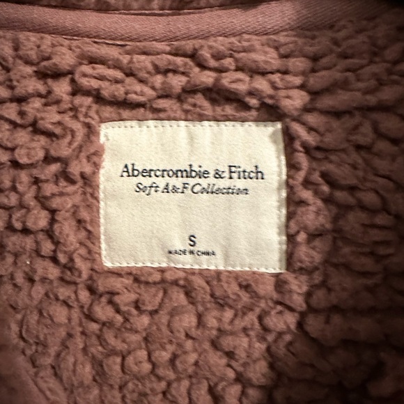 Abercrombie & Fitch Teddy Pullover - Picture 3 of 3